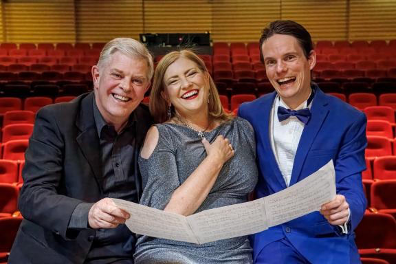 From left: Christopher McKenna, singer/actress Alison Jones, and musician William Schmidt